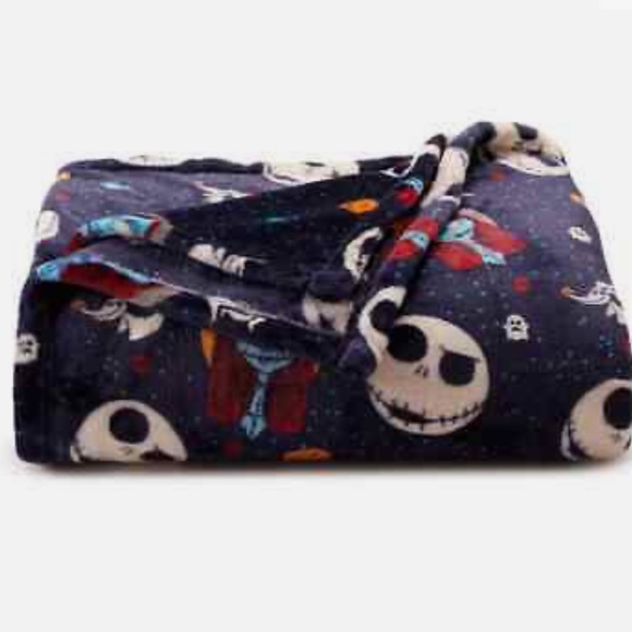 NEW! Tim Burtons The Nightmare Before Christmas Plush Throw - Picture 2 of 3